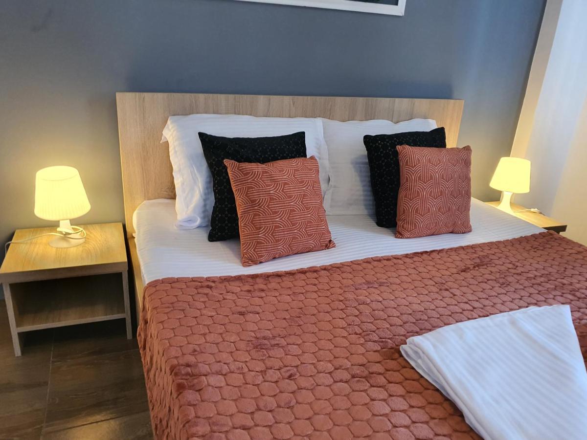 Villa Accommodation Boekarest Buitenkant foto